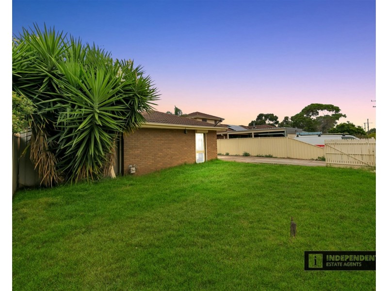 24 Childs Street, Melton South VIC 3338