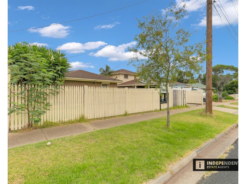 24 Childs Street, Melton South VIC 3338