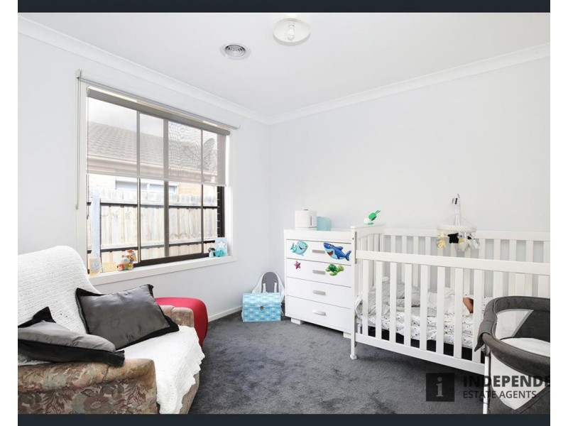 44 Mapleton Boulevard, Melton South VIC 3338