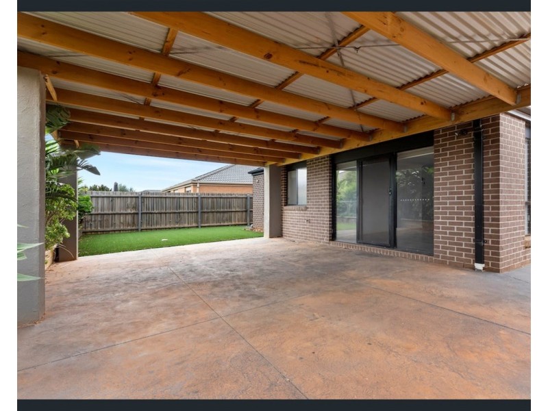 44 Mapleton Boulevard, Melton South VIC 3338