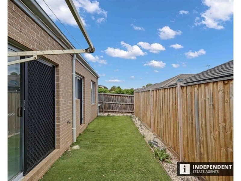2 Citreus  Circuit, Brookfield VIC 3338