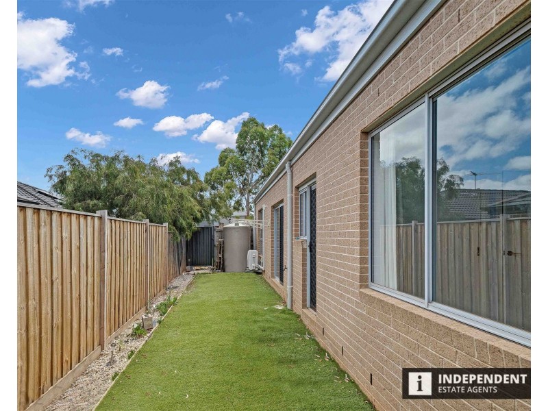 2 Citreus  Circuit, Brookfield VIC 3338