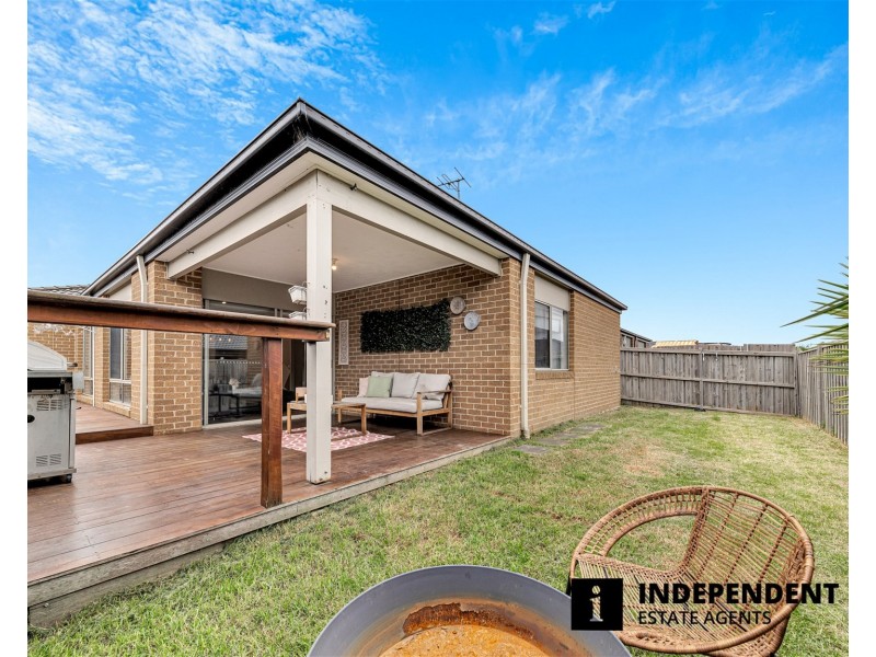 16 Bellman Avenue, Clyde VIC 3978