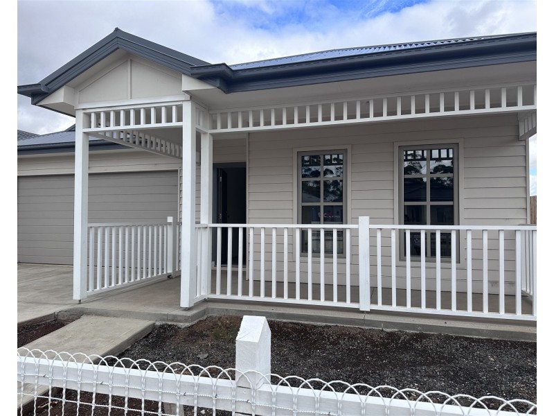 12  Tarnagulla St, Eynesbury VIC 3338