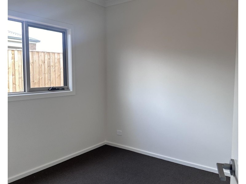 12  Tarnagulla St, Eynesbury VIC 3338