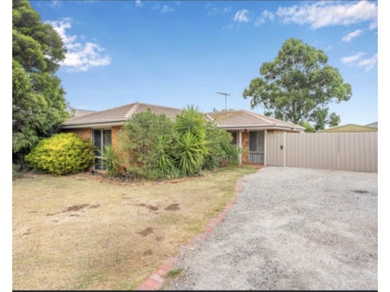 37  Greenhills Drive, Kurunjang VIC 3337