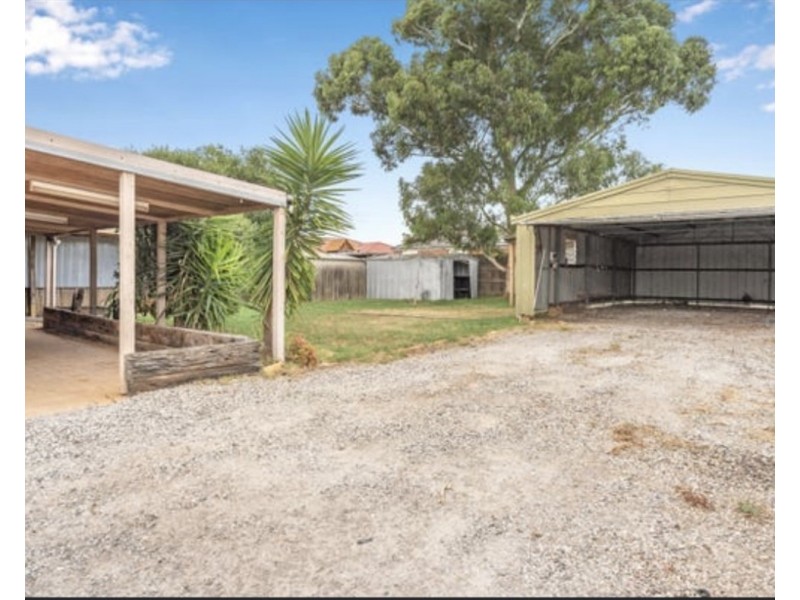 37  Greenhills Drive, Kurunjang VIC 3337