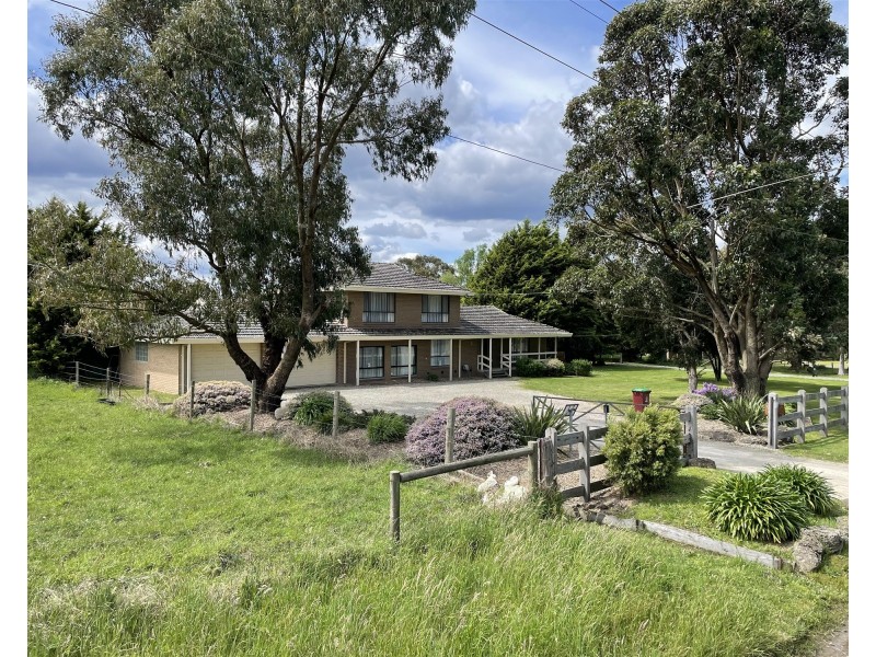 3 Garden Street, Cranbourne East VIC 3977