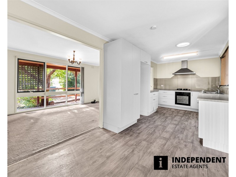 21 Robert Molyneux Avenue, Endeavour Hills VIC 3802