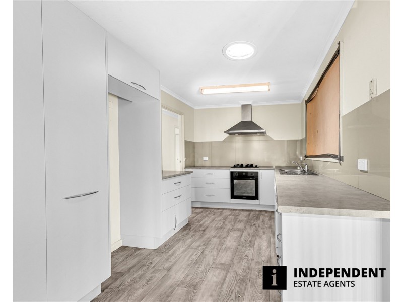 21 Robert Molyneux Avenue, Endeavour Hills VIC 3802