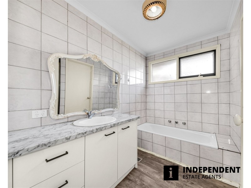 21 Robert Molyneux Avenue, Endeavour Hills VIC 3802