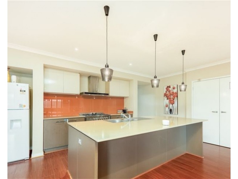 34 Clement Way, Melton South VIC 3338