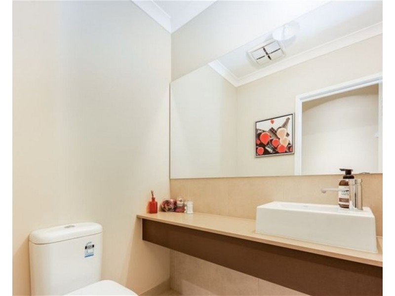 34 Clement Way, Melton South VIC 3338