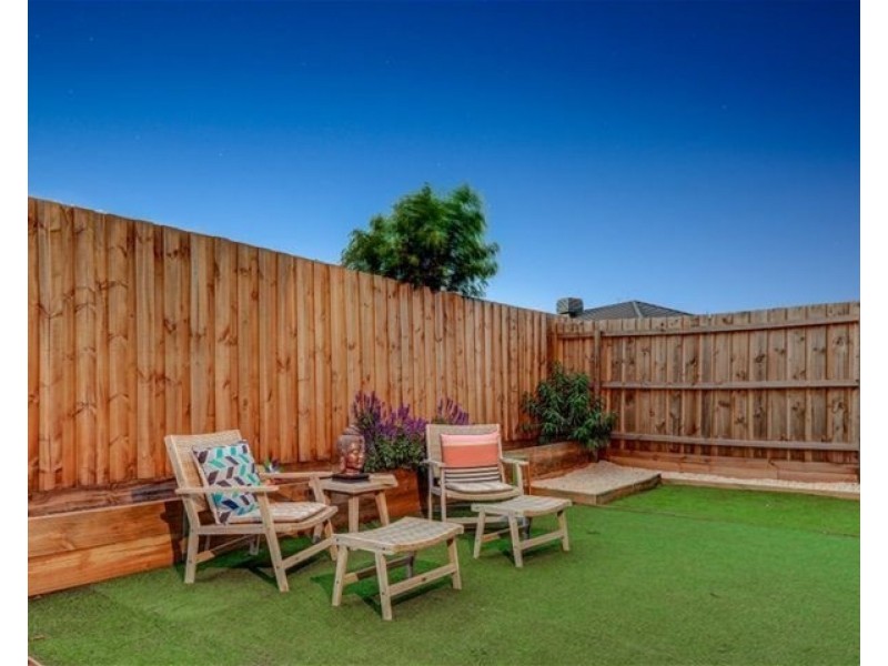 34 Clement Way, Melton South VIC 3338