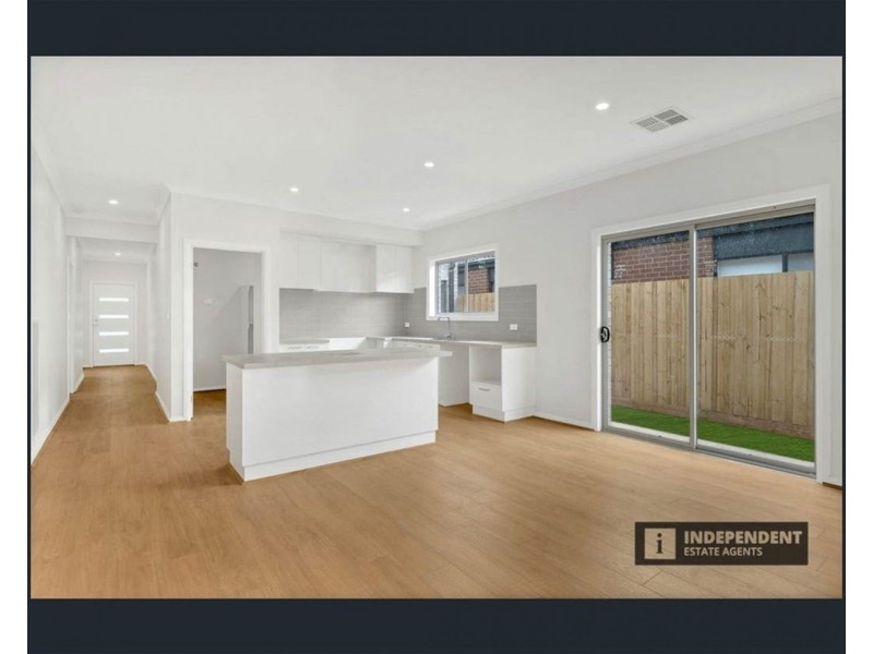 34  Trudeau Road, Melton South VIC 3338