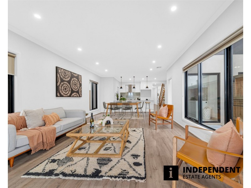 13 Maggie Street, Cranbourne East VIC 3977