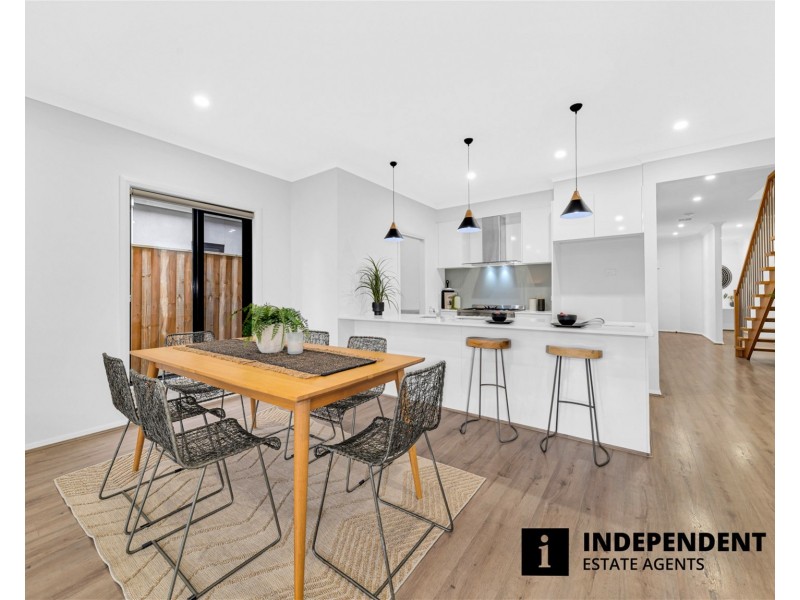 13 Maggie Street, Cranbourne East VIC 3977