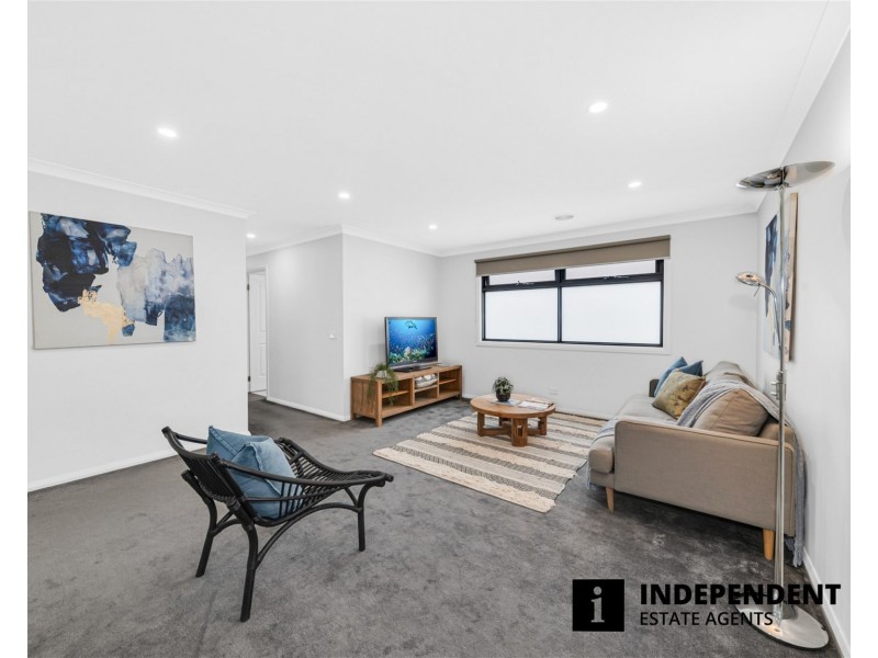 13 Maggie Street, Cranbourne East VIC 3977