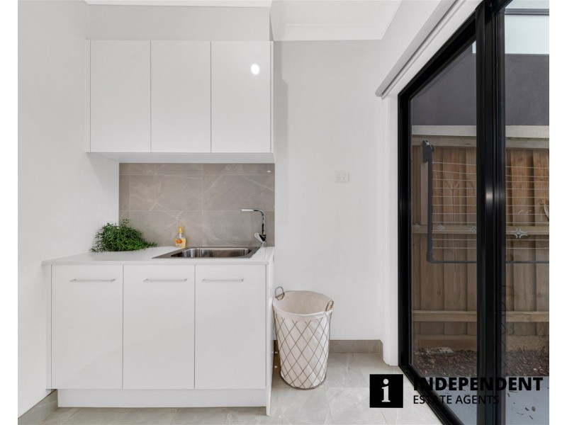 13 Maggie Street, Cranbourne East VIC 3977