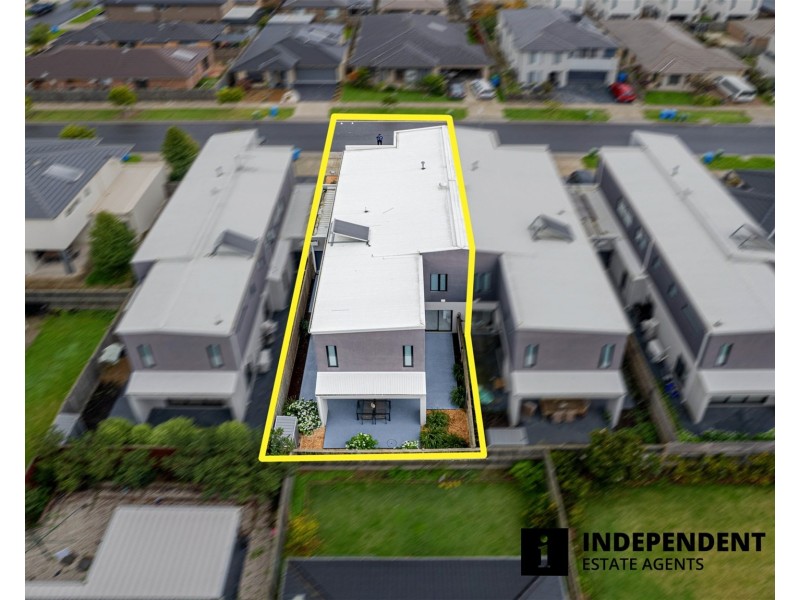 13 Maggie Street, Cranbourne East VIC 3977