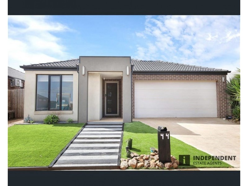44 Mapleton Bvd, Melton South VIC 3338