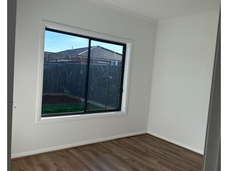 64 Pintail Drive, Melton South VIC 3338