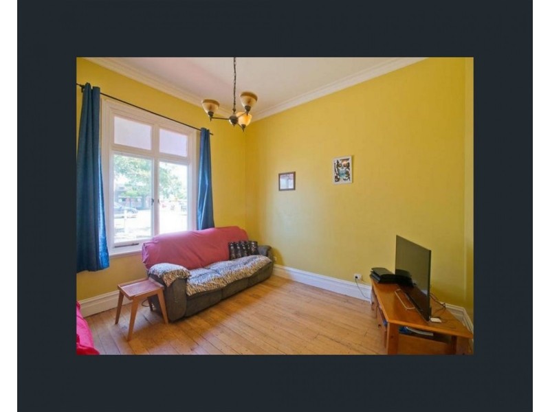 8 Exford Road, Melton South VIC 3338