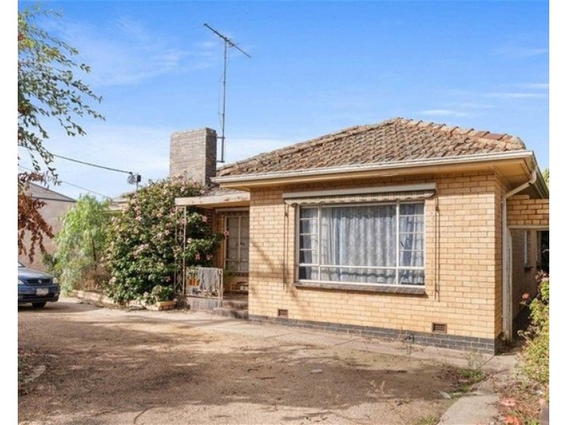 6 Exford Road, Melton South VIC 3338