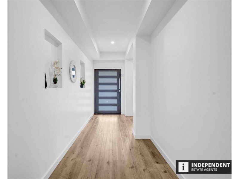 44 Linacre Crescent, Melton South VIC 3338