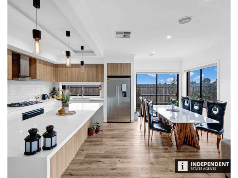 44 Linacre Crescent, Melton South VIC 3338