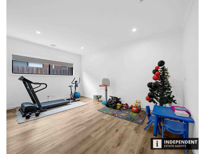 44 Linacre Crescent, Melton South VIC 3338