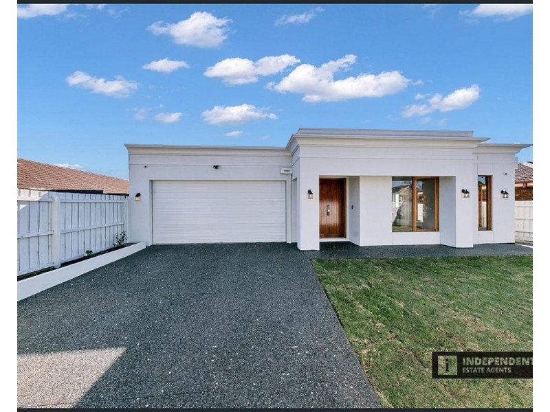 27 Wills Road, Melton South VIC 3338