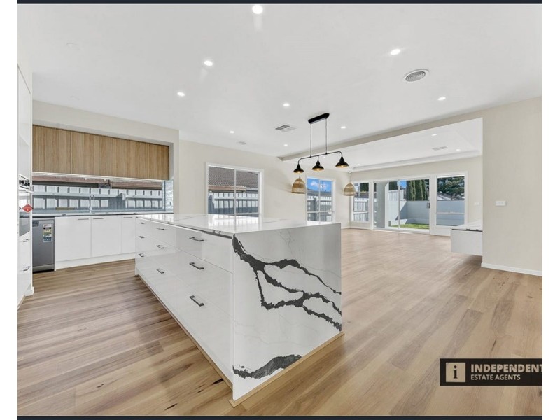 27 Wills Road, Melton South VIC 3338