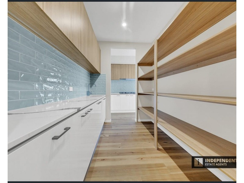 27 Wills Road, Melton South VIC 3338