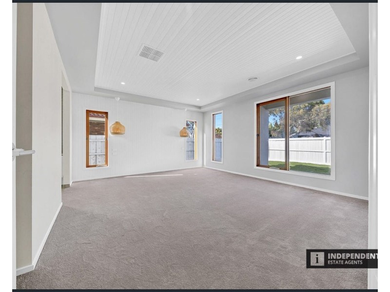 27 Wills Road, Melton South VIC 3338
