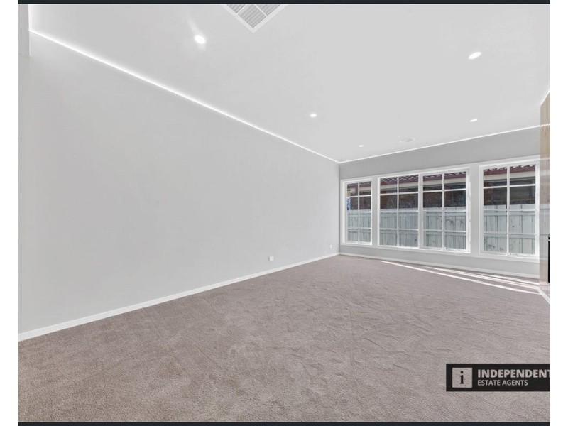 27 Wills Road, Melton South VIC 3338