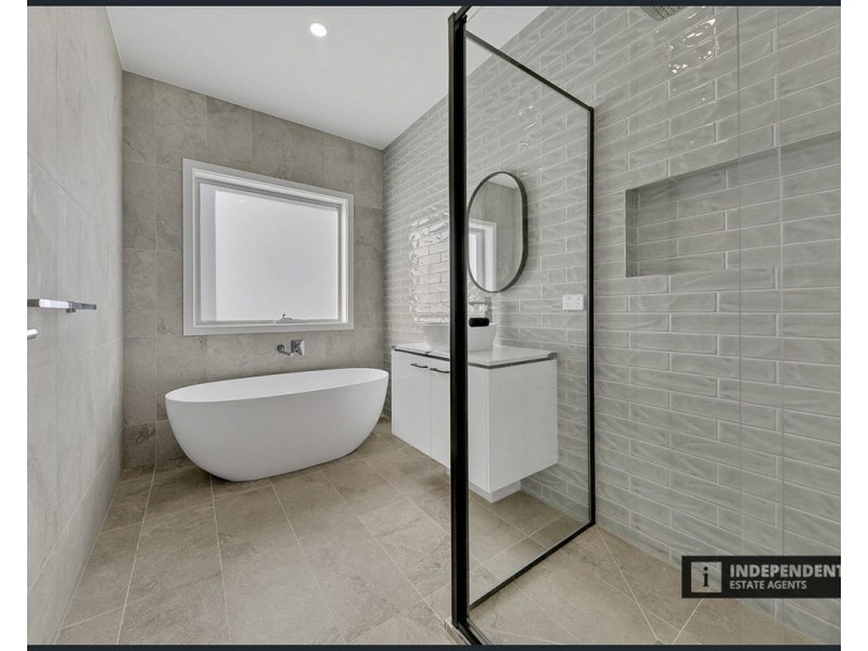 27 Wills Road, Melton South VIC 3338