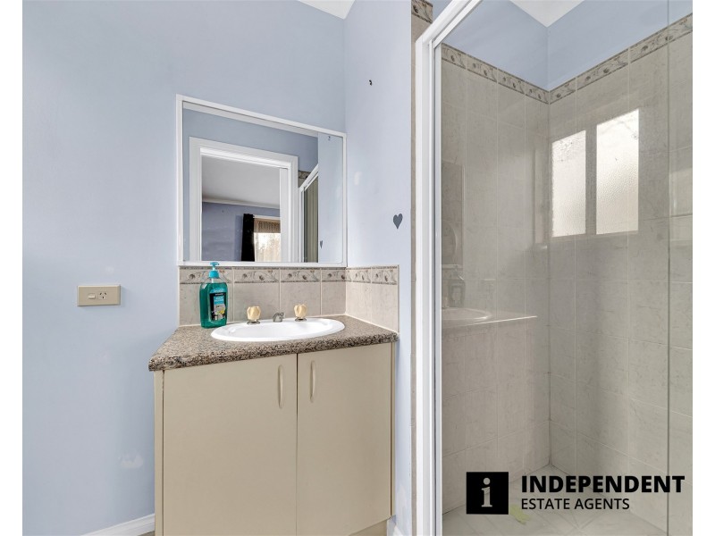 6 Malfoy Mews, Cranbourne West VIC 3977