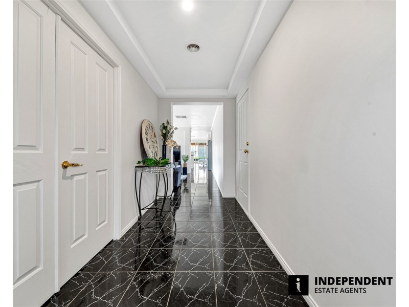 29  Silver Creek Drive, Lynbrook VIC 3975