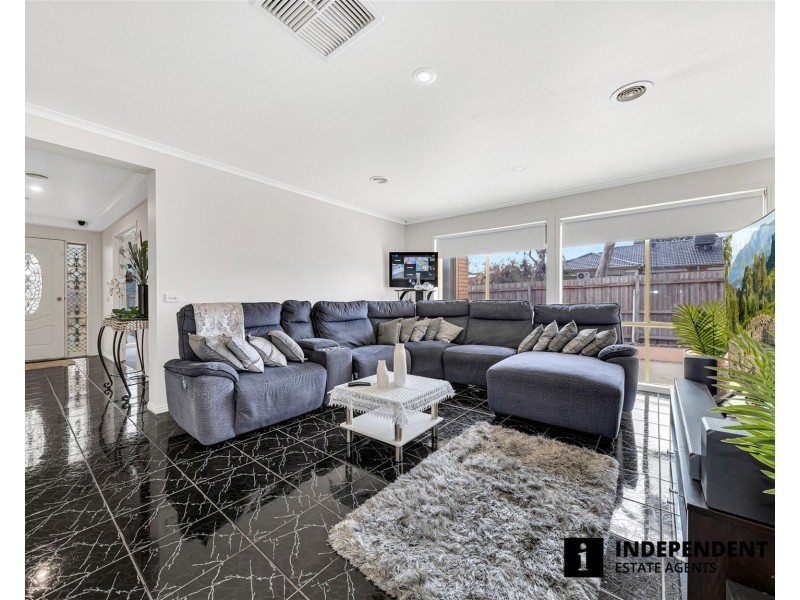 29  Silver Creek Drive, Lynbrook VIC 3975