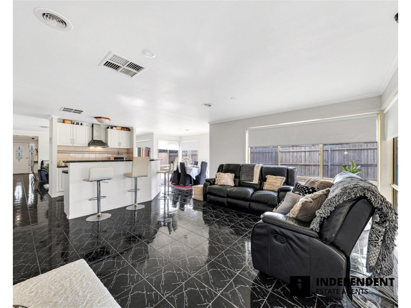 29  Silver Creek Drive, Lynbrook VIC 3975