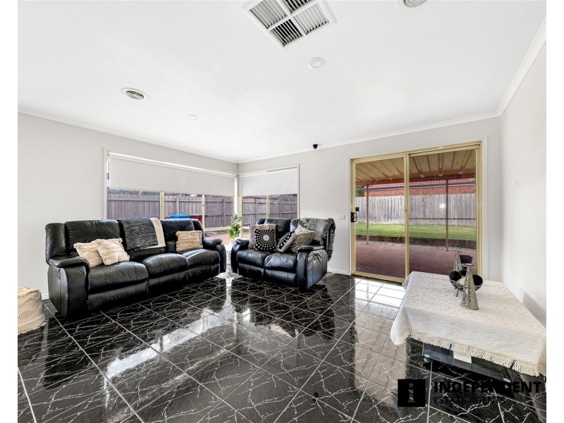 29  Silver Creek Drive, Lynbrook VIC 3975