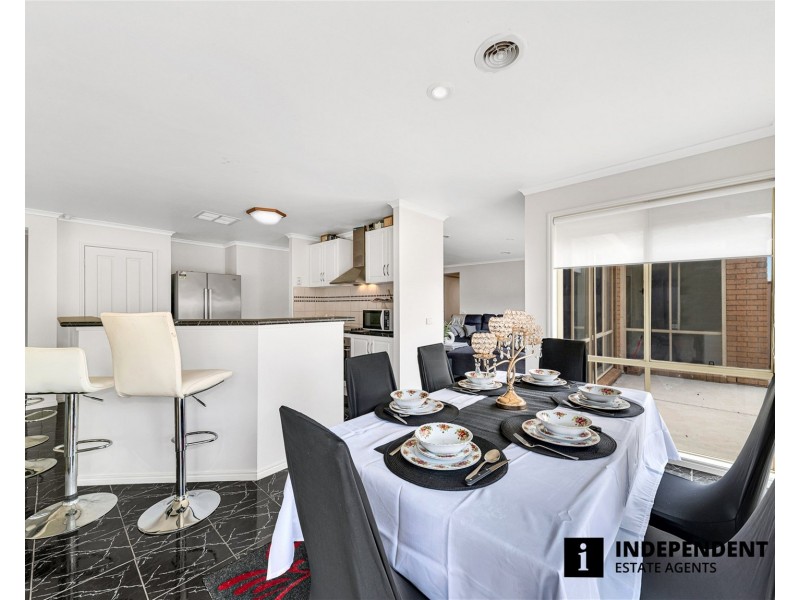 29  Silver Creek Drive, Lynbrook VIC 3975