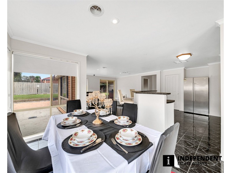 29  Silver Creek Drive, Lynbrook VIC 3975