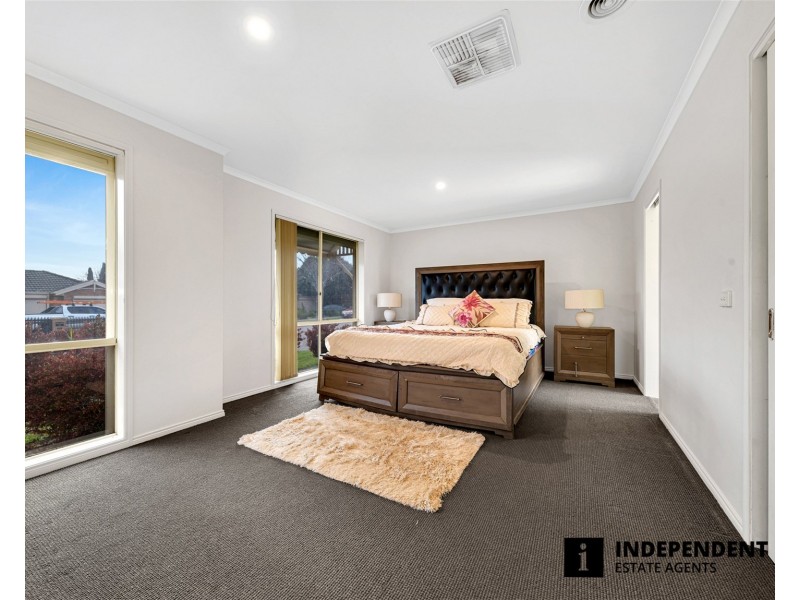 29  Silver Creek Drive, Lynbrook VIC 3975