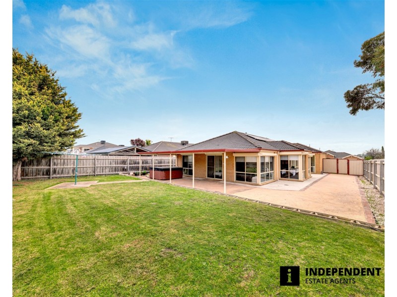 29  Silver Creek Drive, Lynbrook VIC 3975