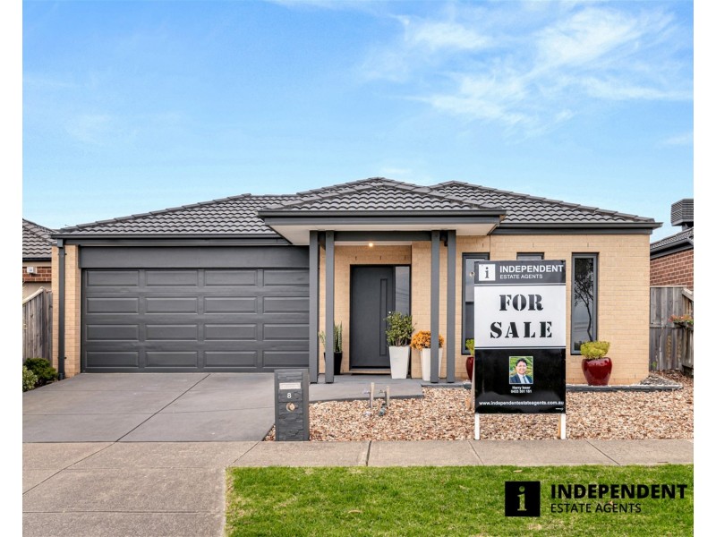 8 Pipers Place, Clyde North VIC 3978