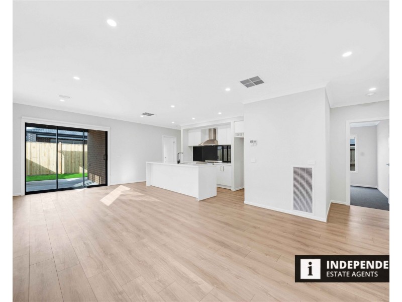 28  Bonito Street, Melton South VIC 3338