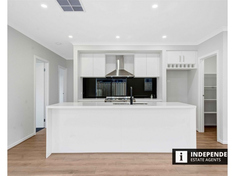 28  Bonito Street, Melton South VIC 3338