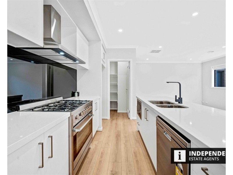 28  Bonito Street, Melton South VIC 3338